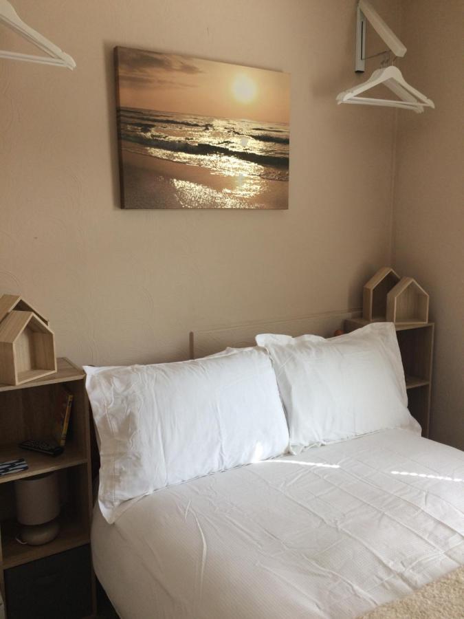 Lovely Little Flat By The Sea In Клиторпс Экстерьер фото